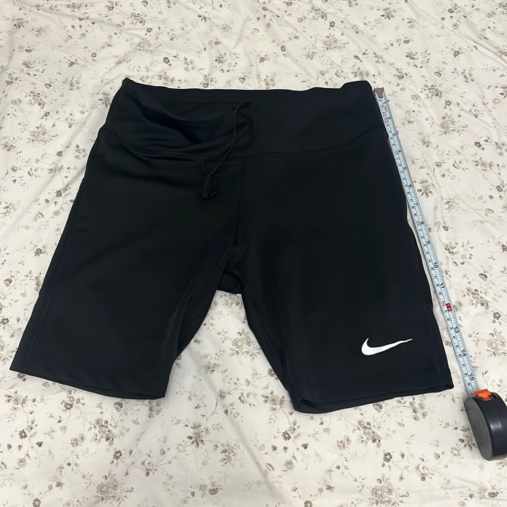 Nike 6 in shorts